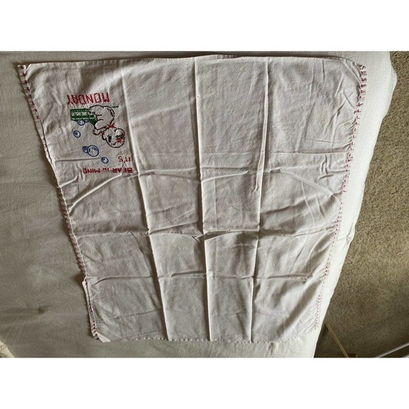 Vtg Embroidered Tea Towel Linen Monday Day of the Week Bear Bubble Bath MCM - Picture 8 of 8